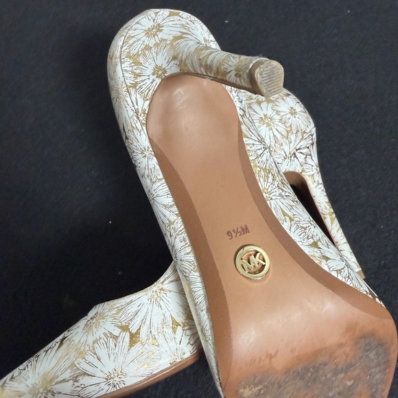 Michael Kors Floral Patterned Heels, Flex Dorothy Classic, EUC - Picture 4 of 5